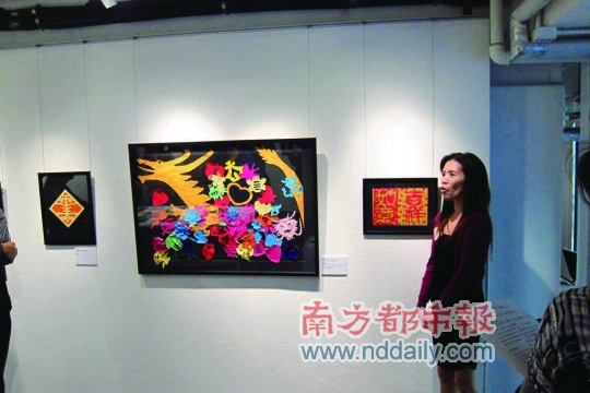 《情绪时钟》作品,将自己的生活片段记录在时钟上。